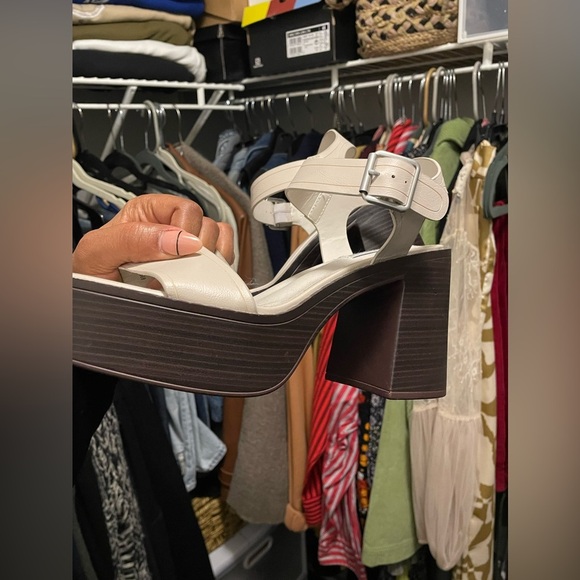 Steve Madden Platform Beige and Brown Sandals NWOT | Size 9.5 - Picture 3 of 4